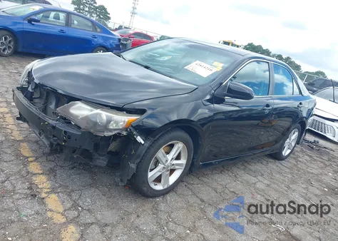 2014 Toyota Camry Se z USA, uszkodzony, nr VIN 4T1BF1FK1EU865335